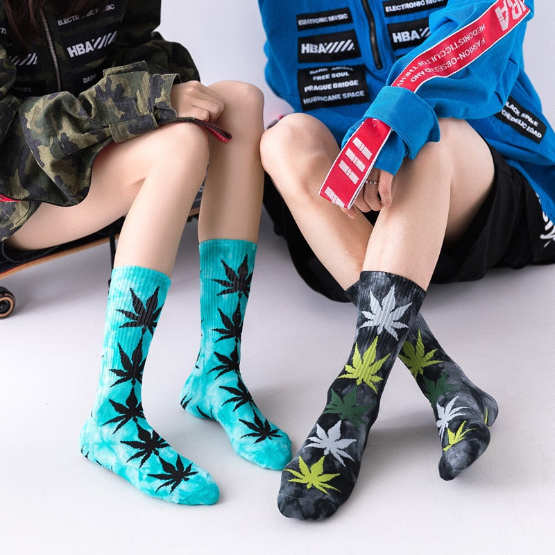 2019 High-quality Tie-dyed Maple Leaf Socks Long Fashion Weed Socks Men Skateboard Hiphop Socks Meias Women Couple Socks 1 Pairs