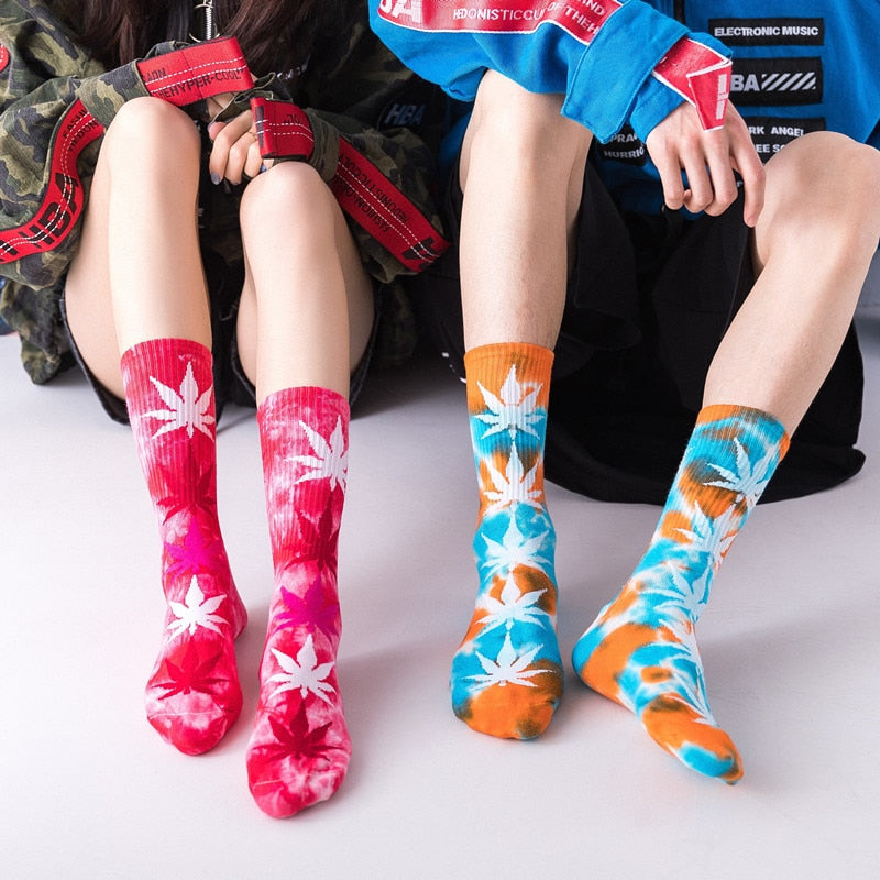 2019 High-quality Tie-dyed Maple Leaf Socks Long Fashion Weed Socks Men Skateboard Hiphop Socks Meias Women Couple Socks 1 Pairs