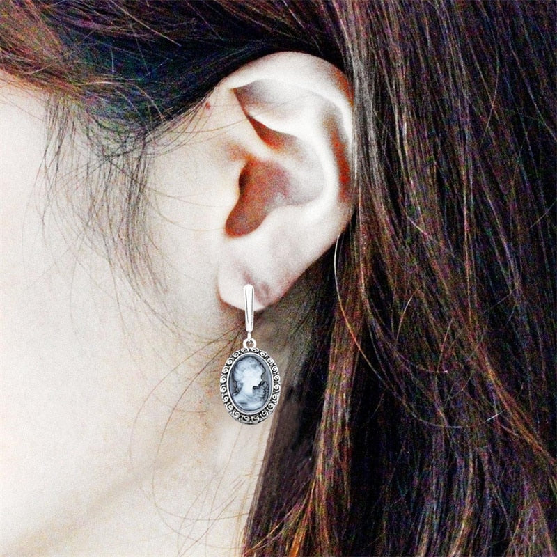 Lady Queen Cameo Earrings For Women Snail Pendant Vintage Earrings Antique Silver Plated Fashion Jewelry
