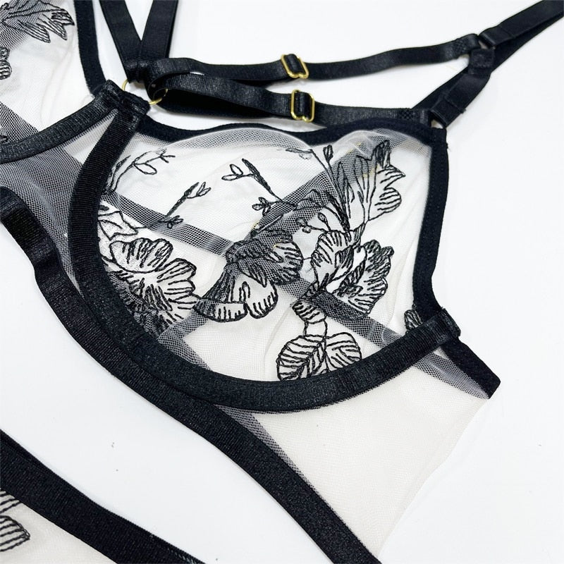 Ellolace Erotic Lingerie Set Woman 3 Pieces Sensual Embroidery Transparent Brief Sets Fancy Garters Luxury Lace Sexy Outfits